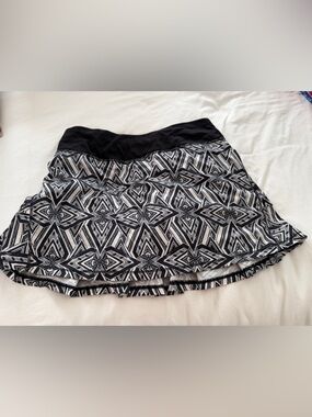 Ivivva Black and White Geometric Skort